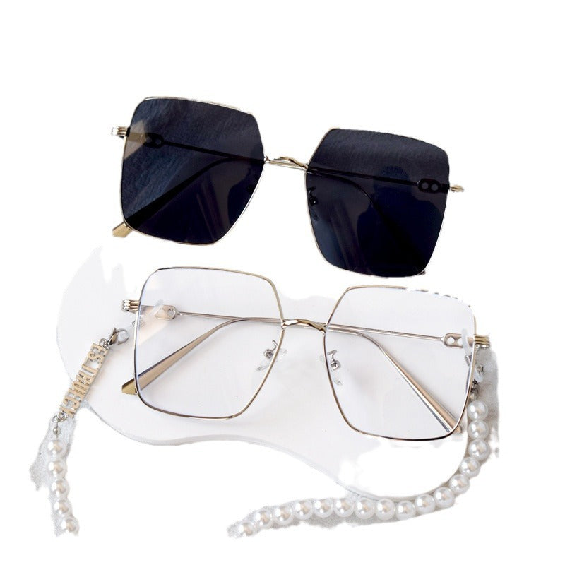 Elegant Beaded Eyewear Chain 
Maetiva  786692260
