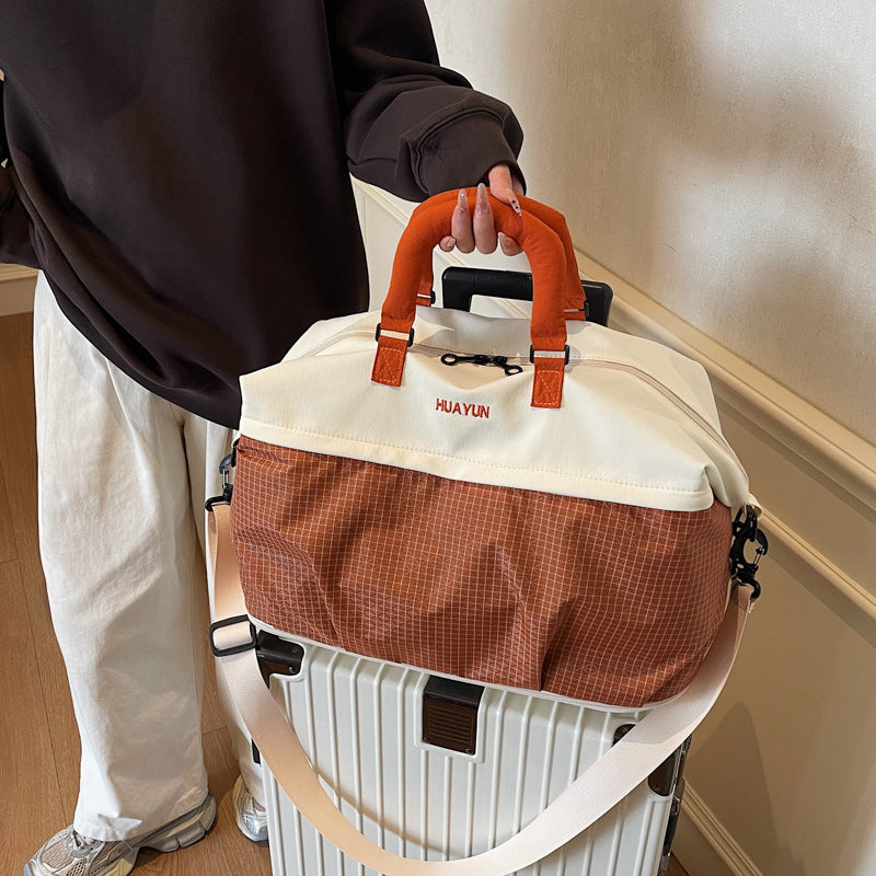 Modular Sports and Travel Bag with Versatile Storage 
Maetiva