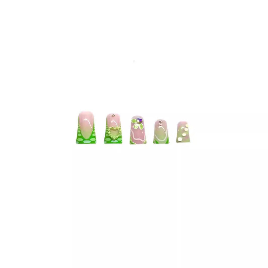 Artistic Gel Nail Extensions 
Maetiva