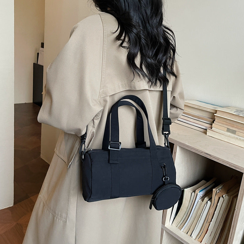 Practical Shoulder Bag 
Maetiva