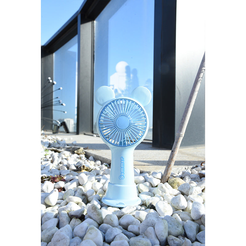Oscillating USB Desk Fan 
Maetiva