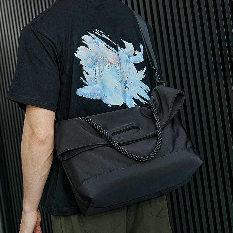 Multi-Functional Slim Messenger Bag 
Maetiva