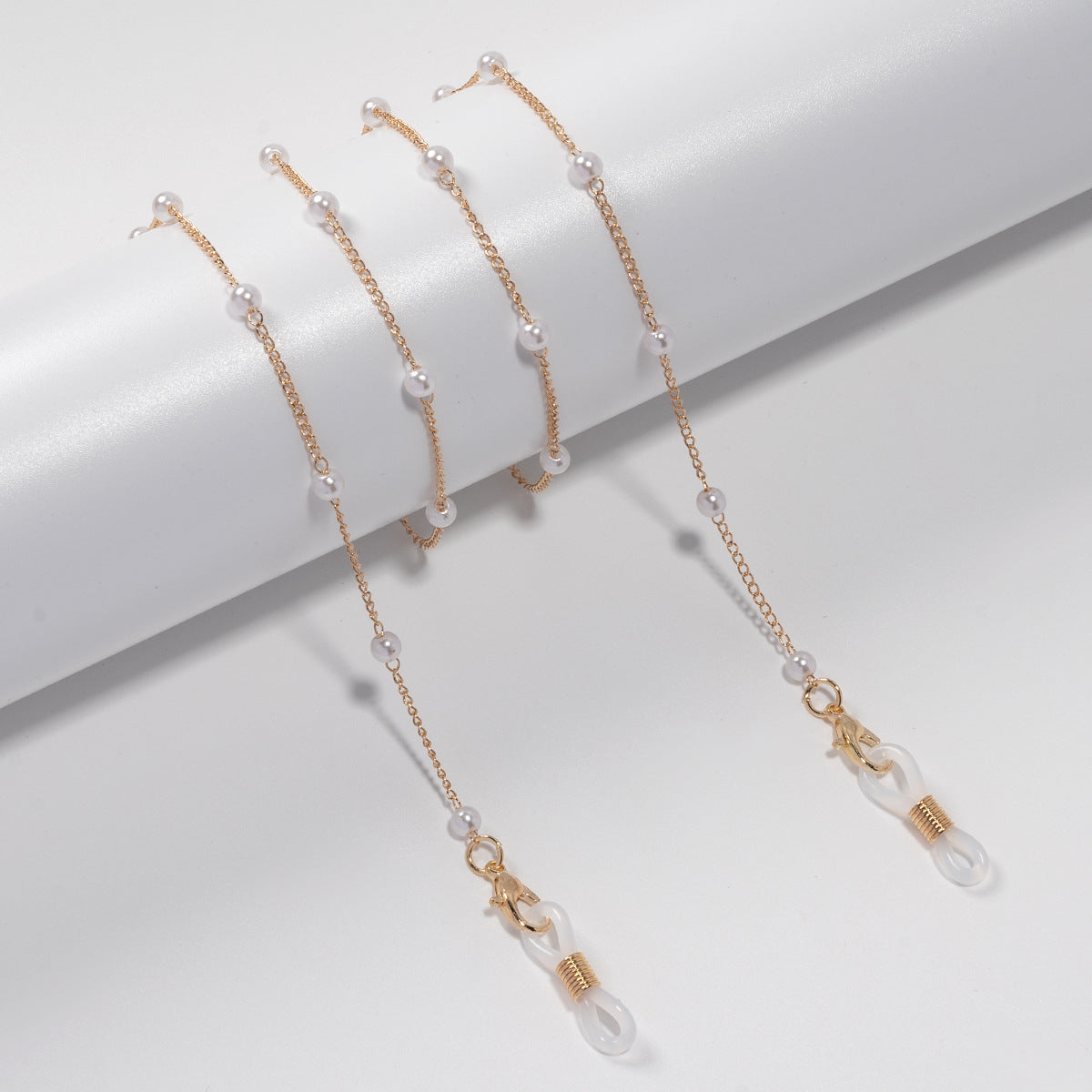 Beaded Eyewear Chain 
Maetiva  787 37020