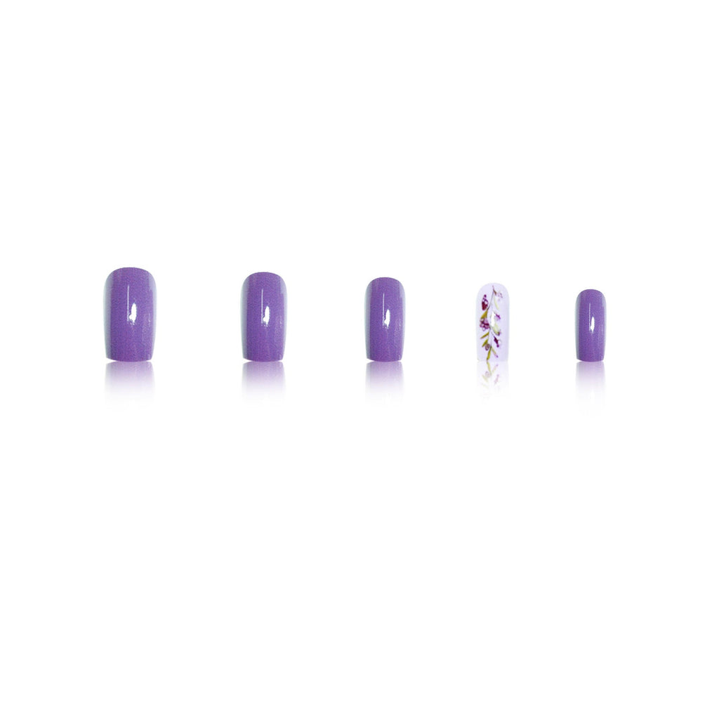 Floral Accent Nail Art Extensions 
Maetiva