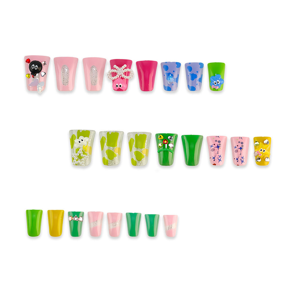 Creative press-on nails with playful 3D designs 
Maetiva
