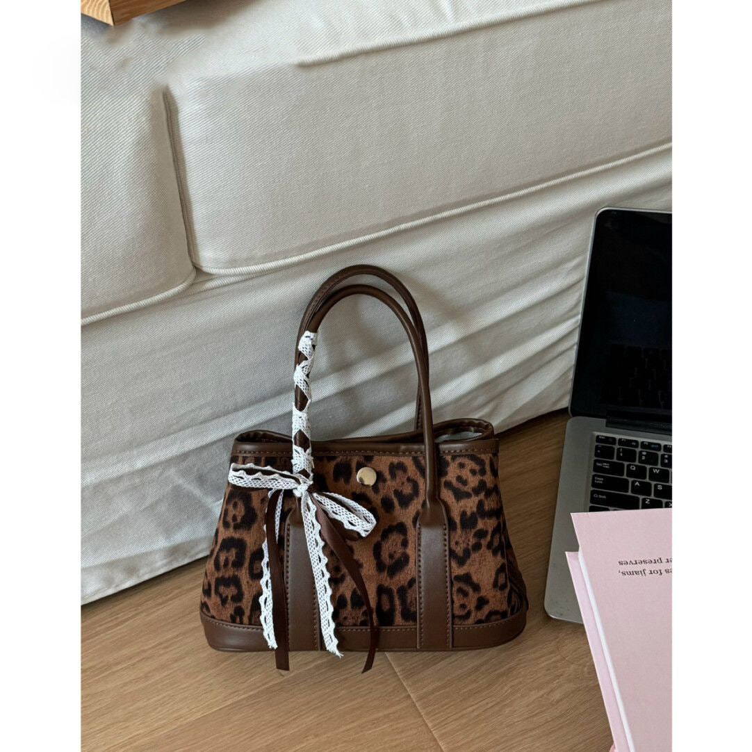Chic Structured Handheld Tote 
Maetiva