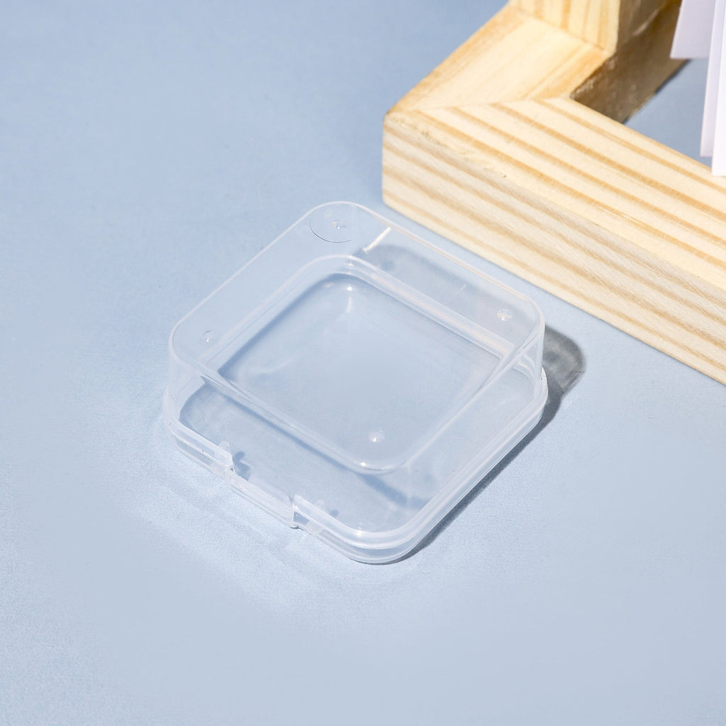 Transparent Storage Container 
Maetiva