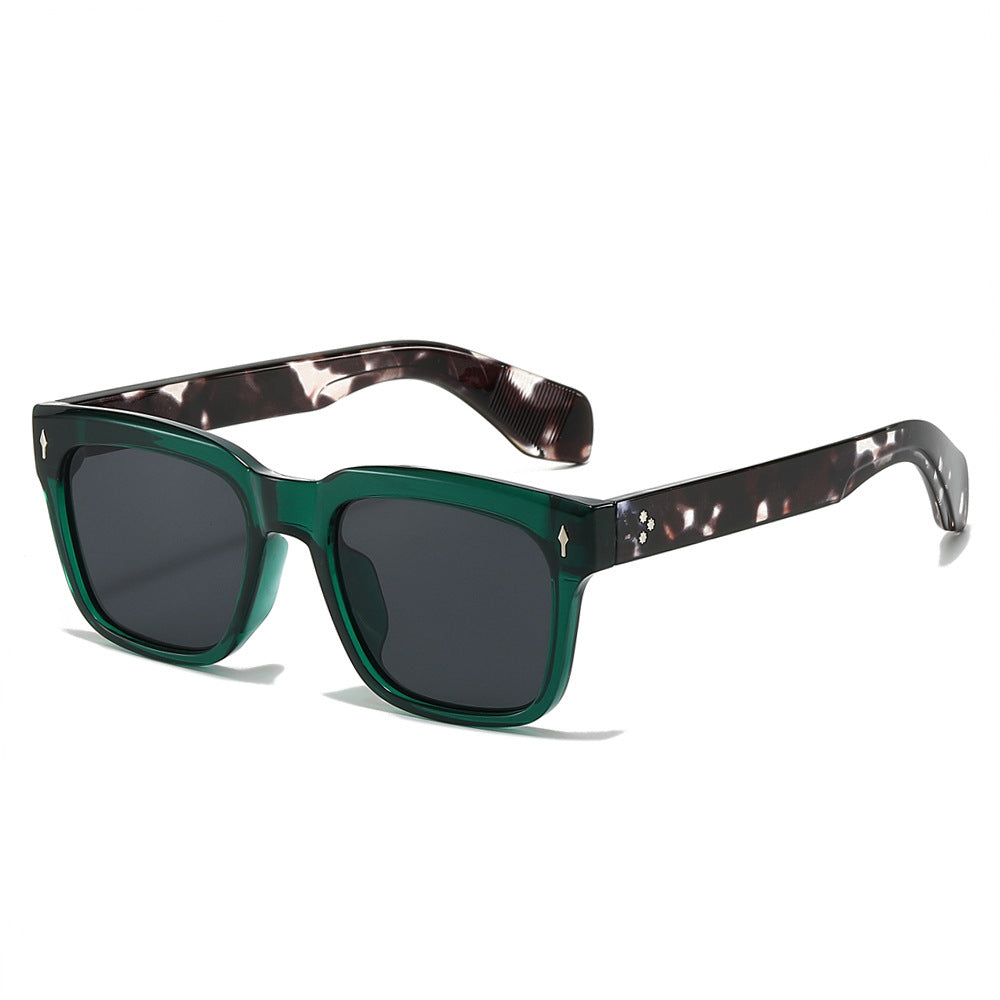 Sleek Square Frame Sunglasses 
Maetiva