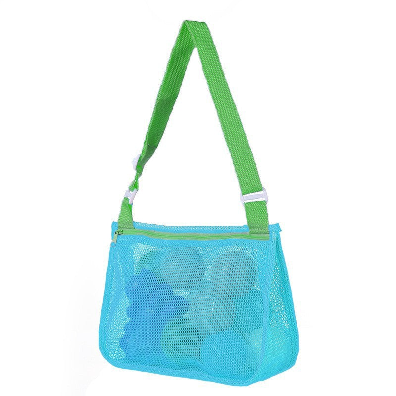 Practical and Breathable Beach Bag with Mesh Structure 
Maetiva