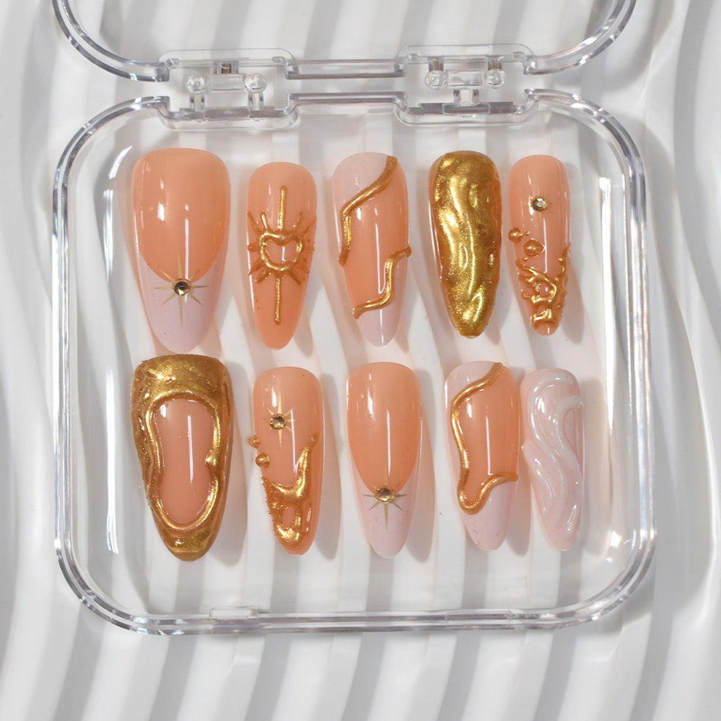 Artistic Nail Design 
Maetiva