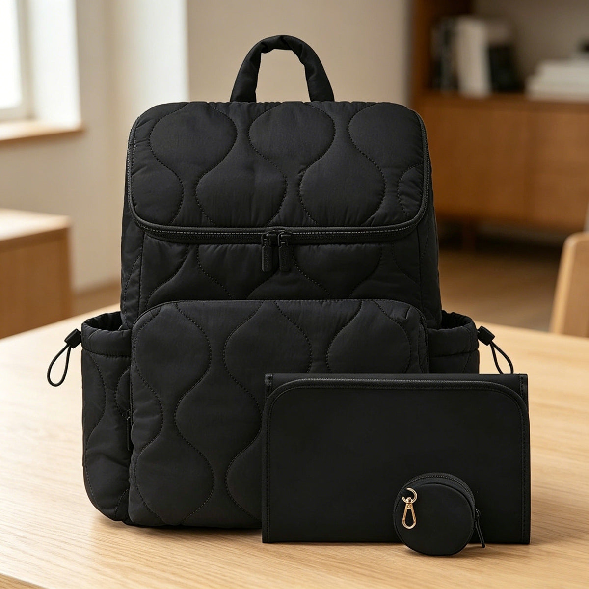 Practical Travel Bag in Quilt Look 
Maetiva