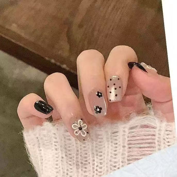 Ombre Glossy Press-On Nail Extensions 
Maetiva