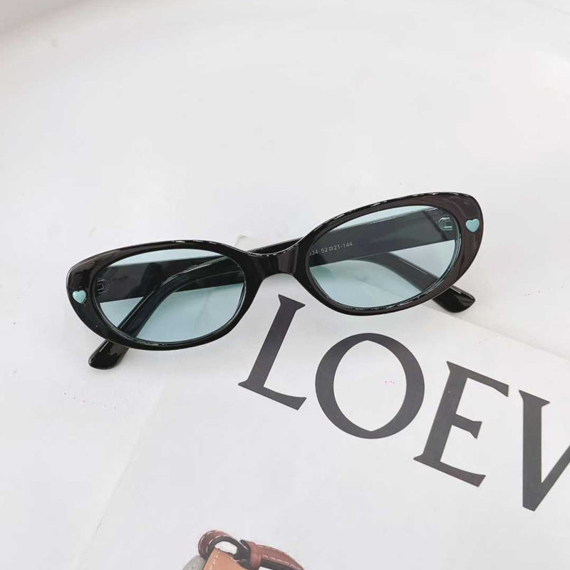 Cat-Eye Sunglasses 
Maetiva