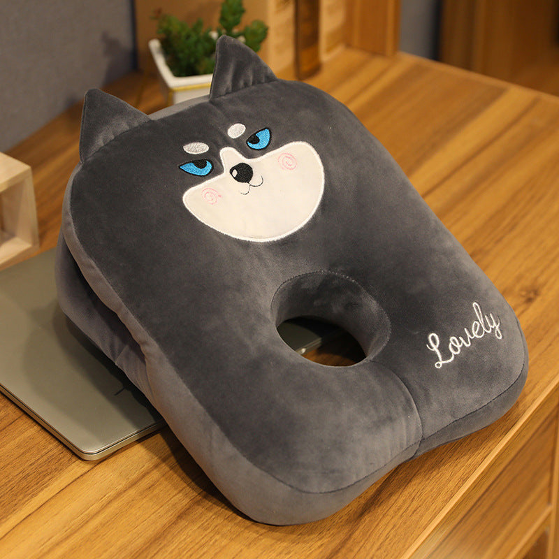 Ergonomic pillow in cactus design 
Maetiva