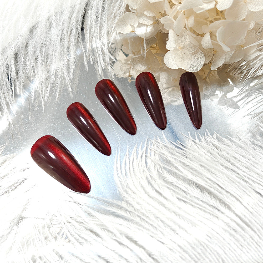 Artificial Nails in Elegant Stiletto Design 
Maetiva  7872986 5