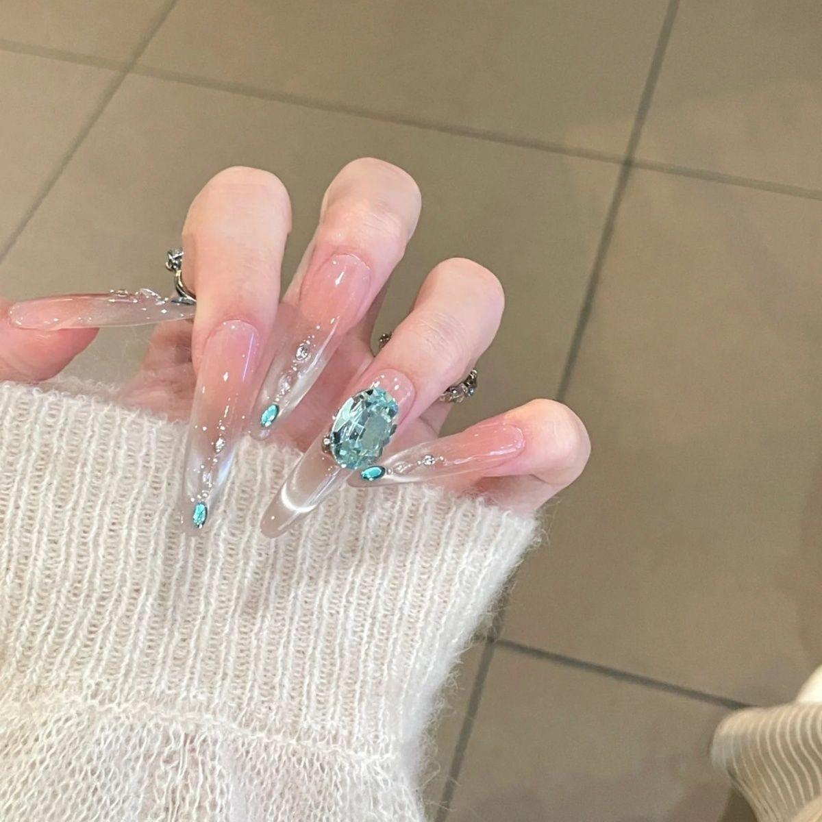 Glamorous Crystal-Studded Stiletto Press-On Nails 
Maetiva