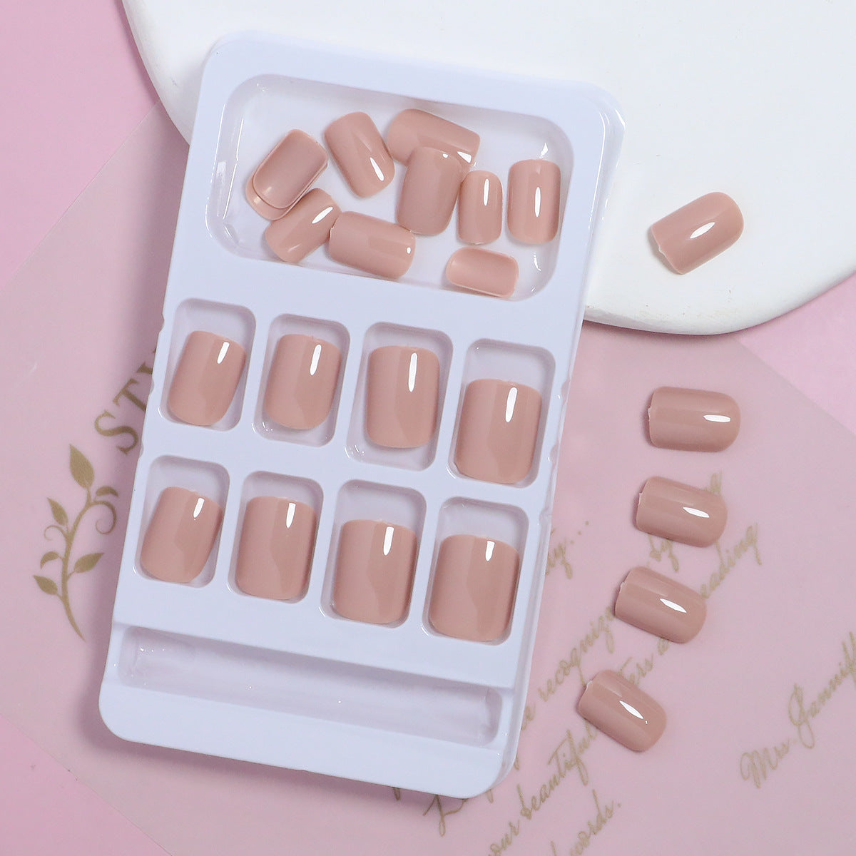 Premium DIY Gel Press-On Nails 
Maetiva