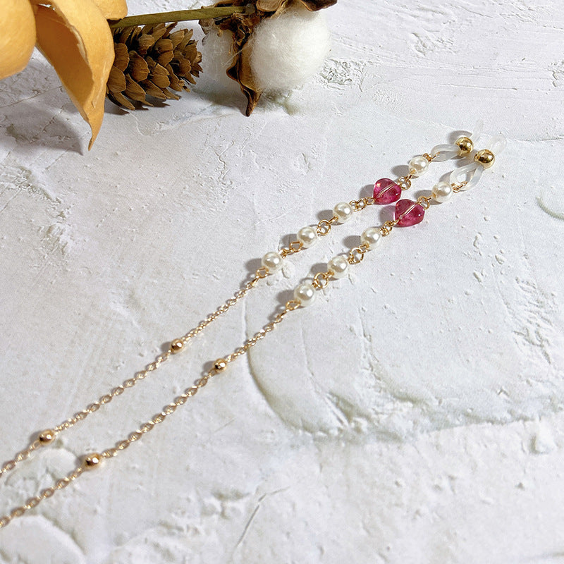 Delicate jewelry chain with pearls and crystals 
Maetiva