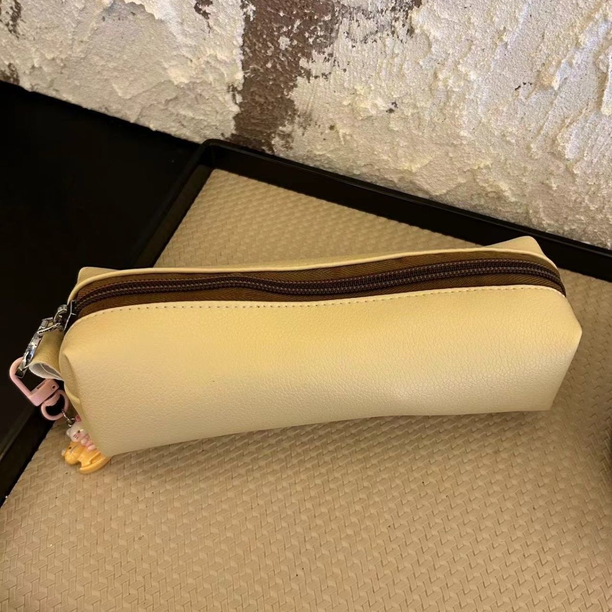 Textured Leather Pencil Case 
Maetiva