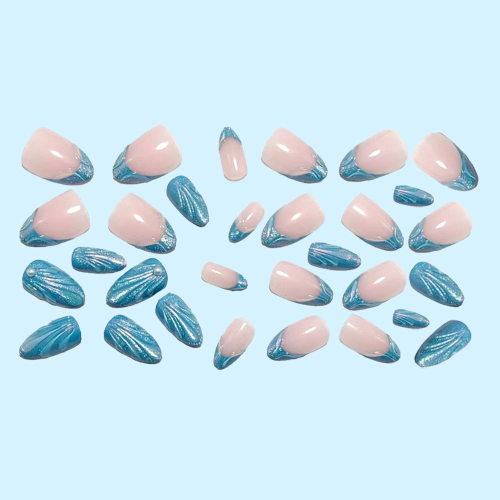 Artificial Nails in Elegant Wave Design 
Maetiva