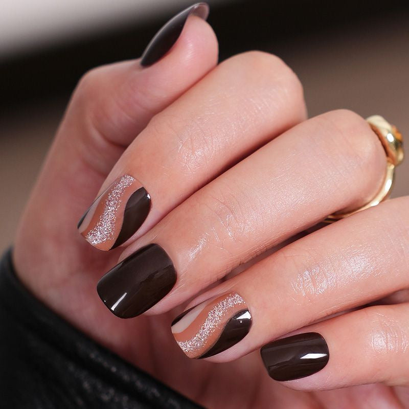 Artificial nails with modern night motif 
Maetiva