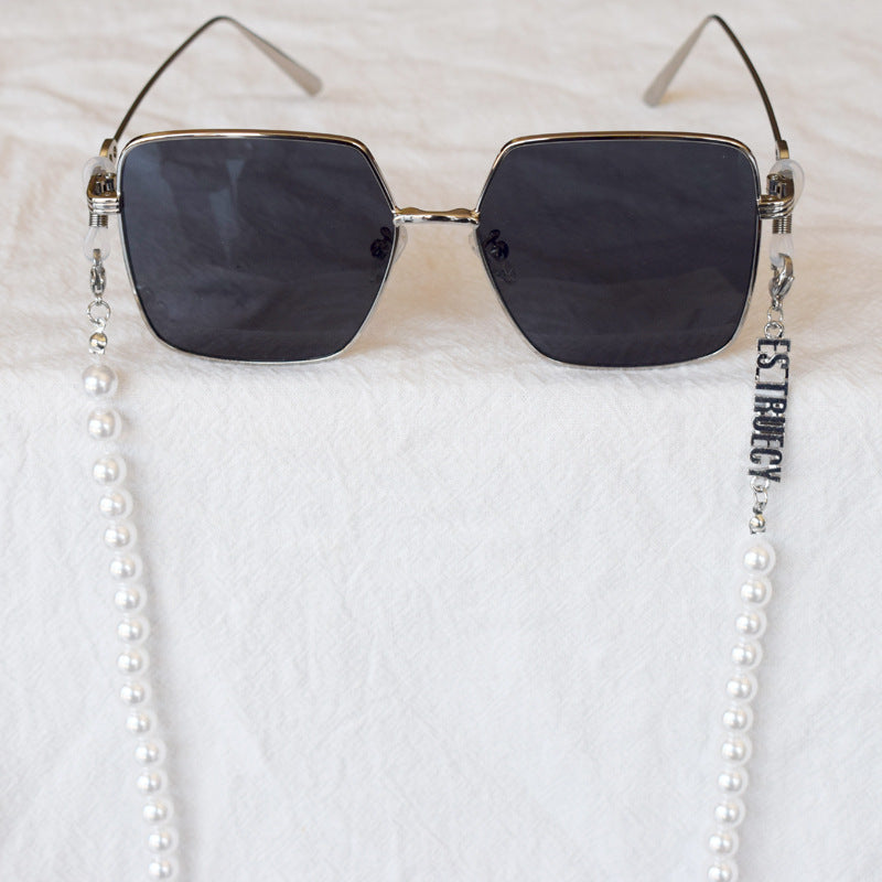 Elegant Beaded Eyewear Chain 
Maetiva  786692260