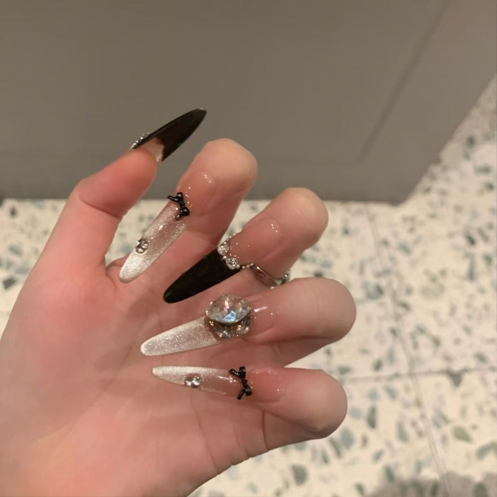 Elegant 3D Embellished Press-On Nail Extensions 
Maetiva