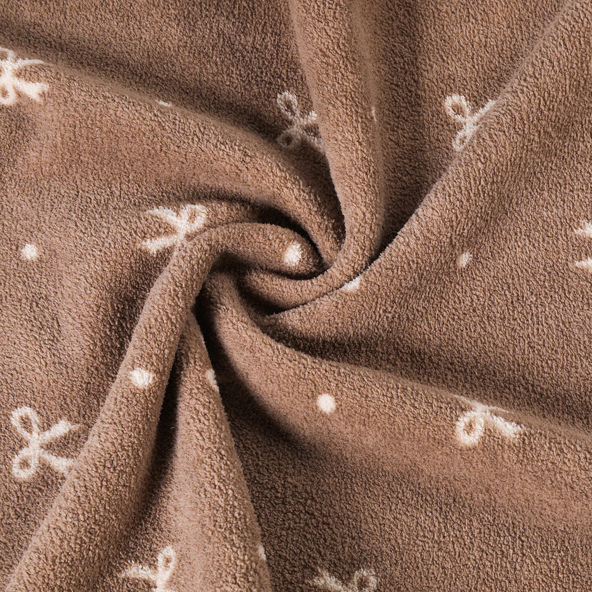 Women Cozy and High-Quality Bedspread 
Maetiva