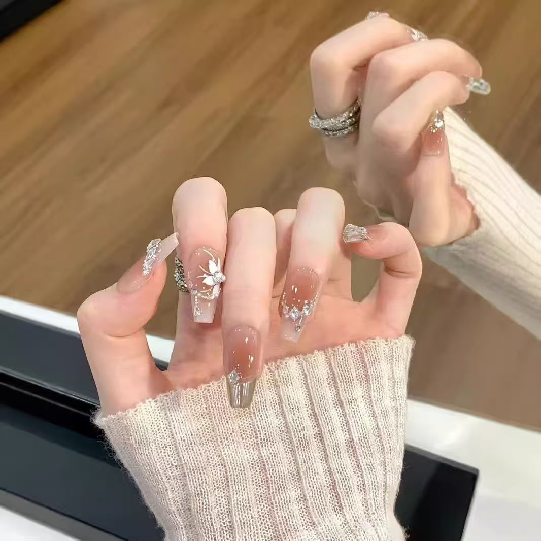 Ombre Glossy Press-On Nail Extensions 
Maetiva