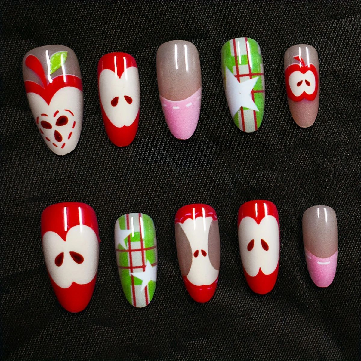 Artistic Nail Design 
Maetiva