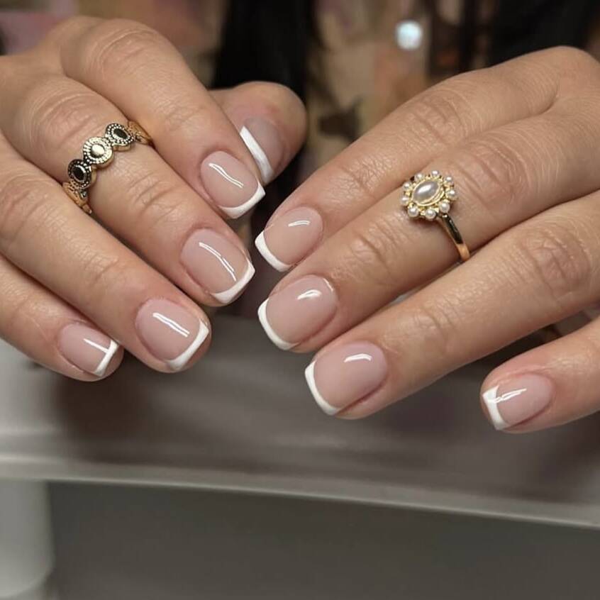 French Tip Press-On Nails 
Maetiva