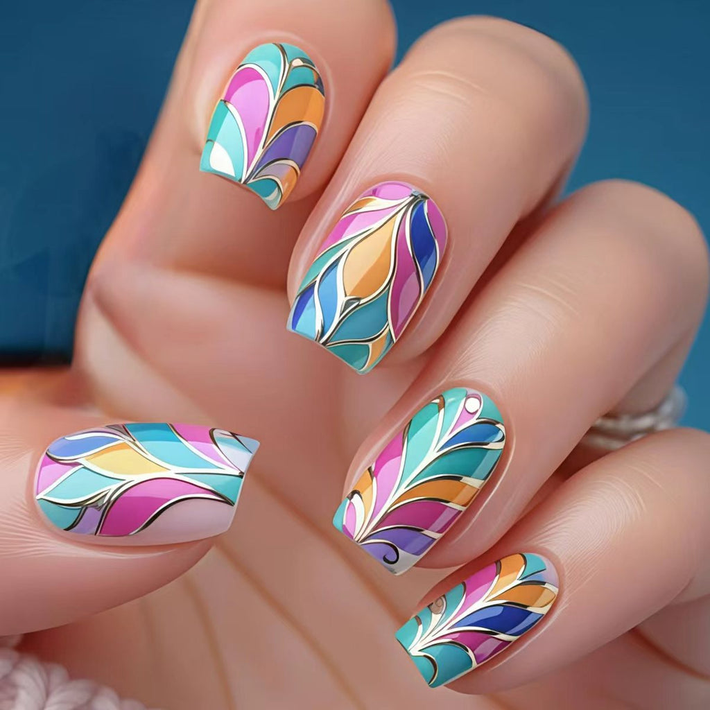 Creative High Gloss Nail Art 
Maetiva
