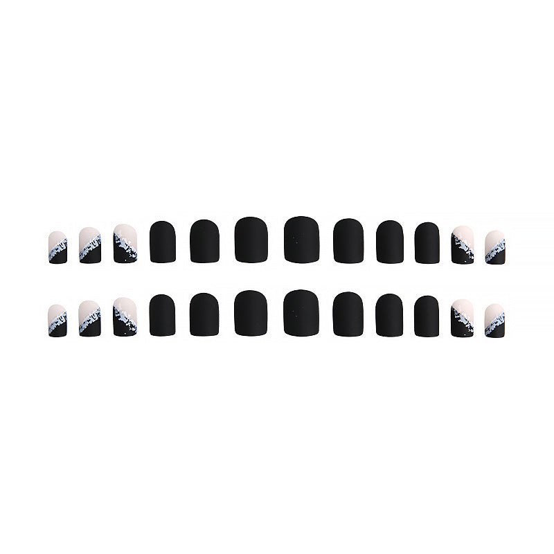 Elegant and fashionable artificial nails 
Maetiva