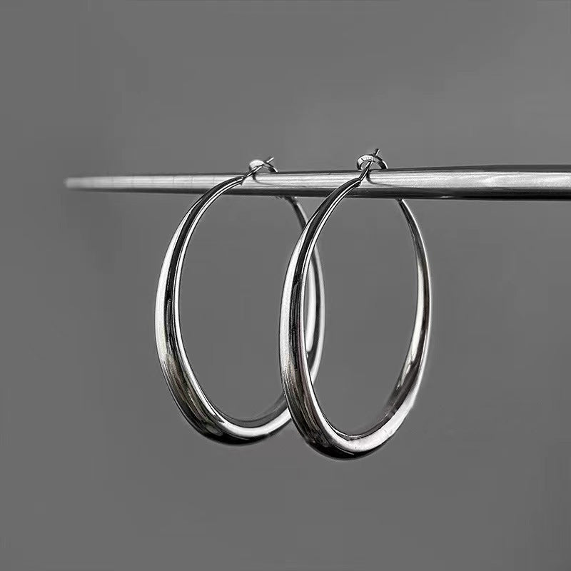 Elegant and Timeless Earrings 
Maetiva