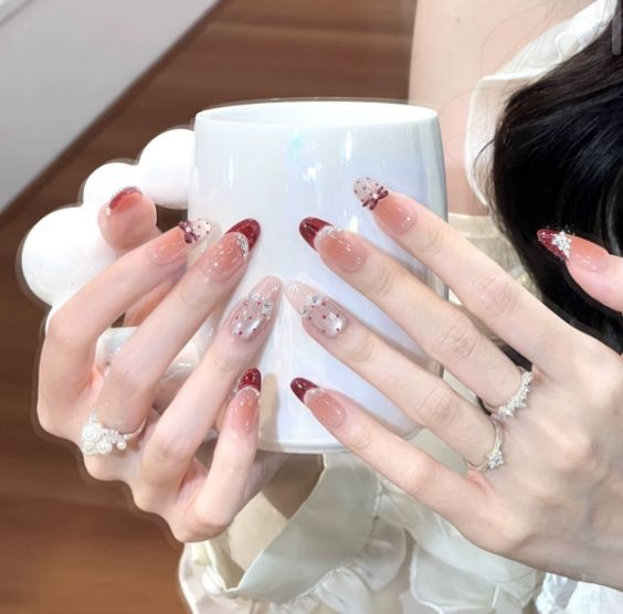 Ombre Glossy Press-On Nail Extensions 
Maetiva