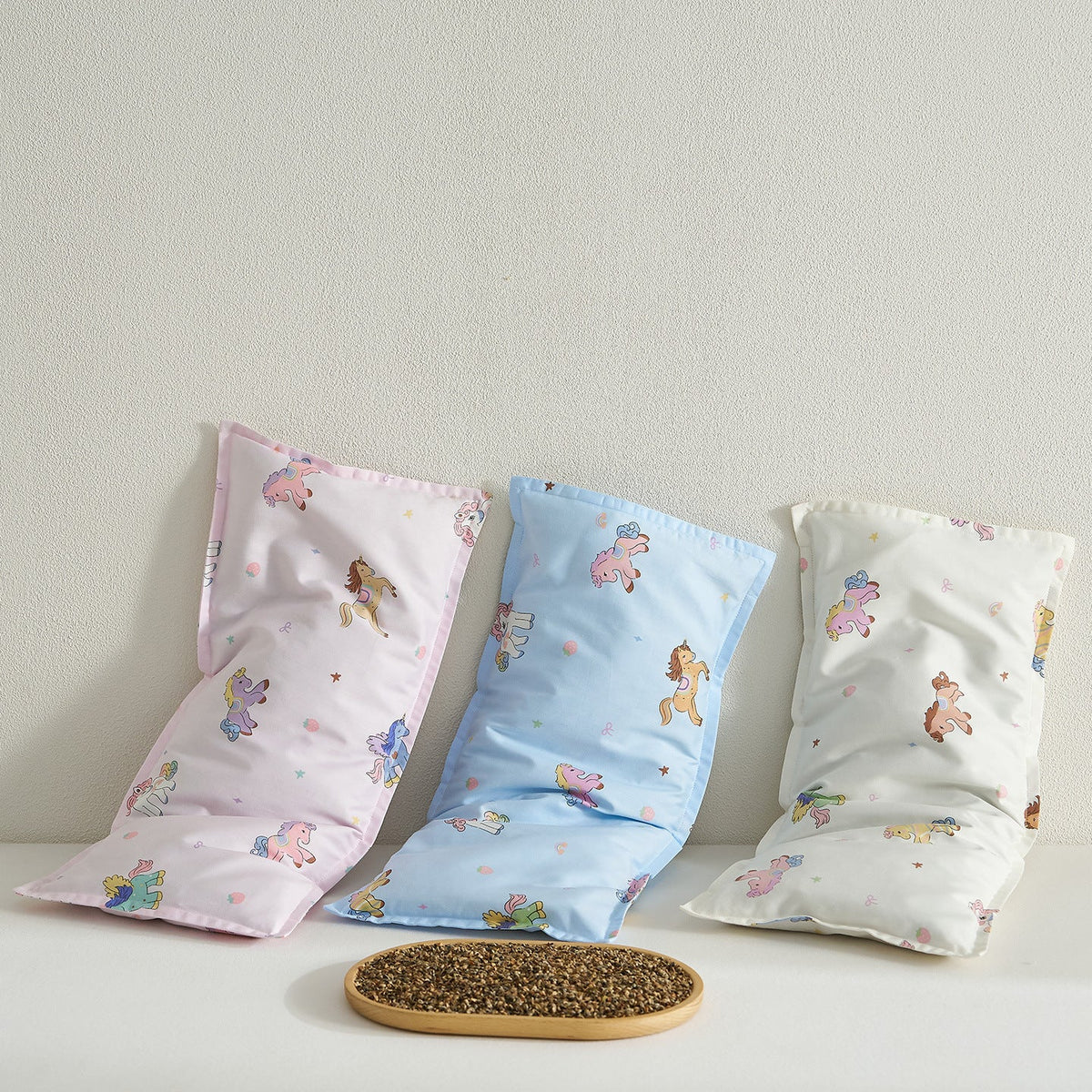Kids' Sleeping Pillow with Cute Unicorn Design 
Maetiva