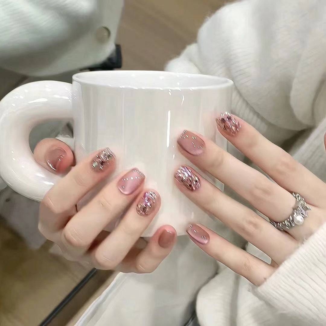 Artistic Floral-Embellished Press-On Nail Art 
Maetiva