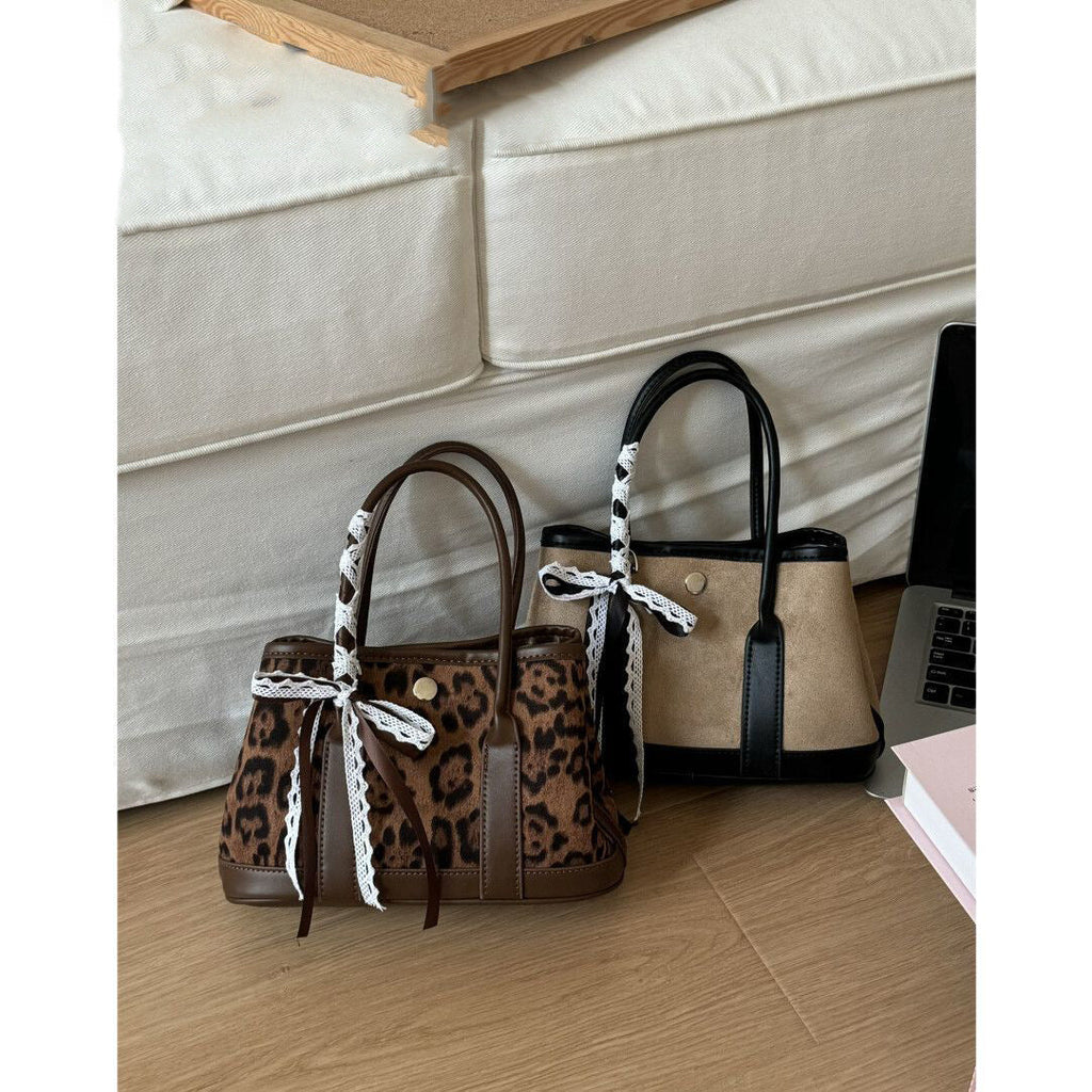 Chic Structured Handheld Tote 
Maetiva