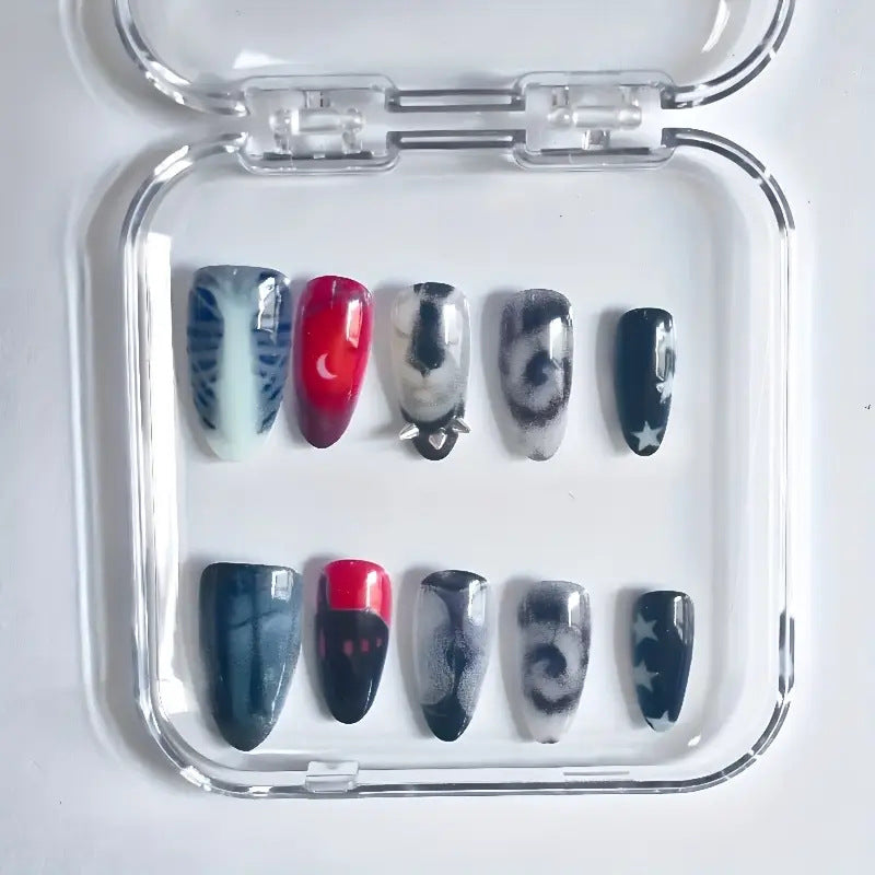 Artistic Nail Design 
Maetiva
