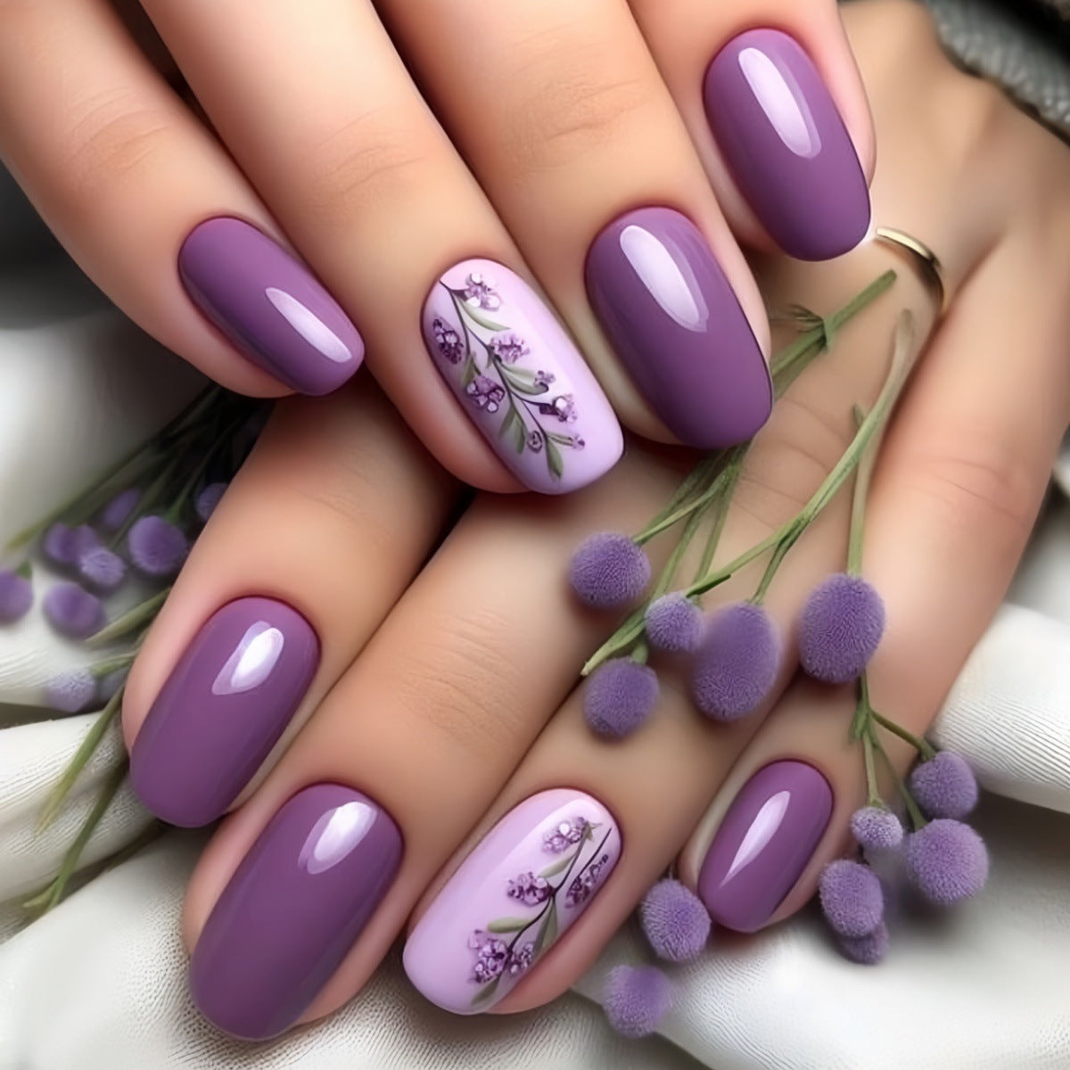 Floral Accent Nail Art Extensions 
Maetiva