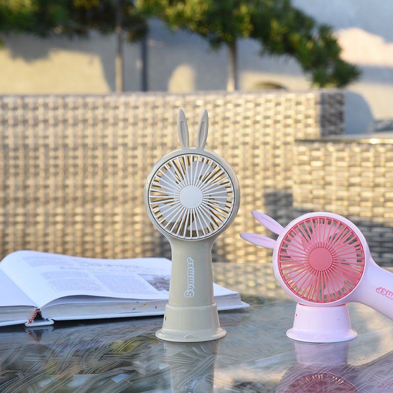 Oscillating USB Desk Fan 
Maetiva