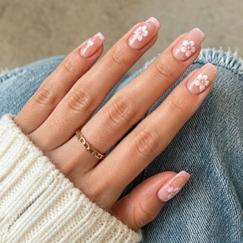 Artificial nails with modern night motif 
Maetiva