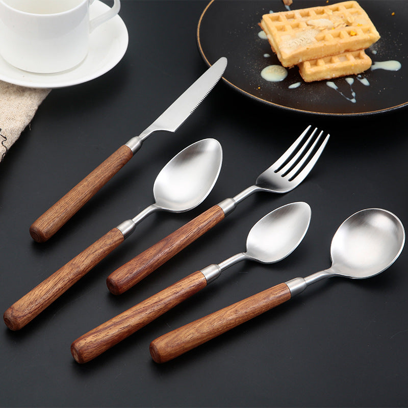 Elegant Table Fork 
Maetiva