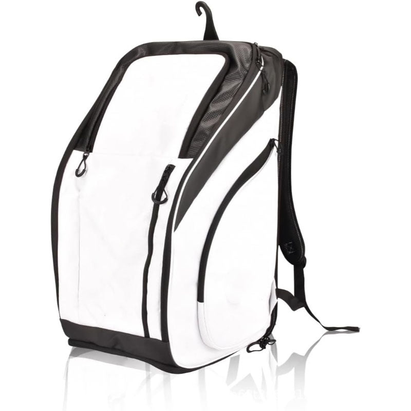 Sporty backpack with practical compartments and ergonomic design 
Maetiva