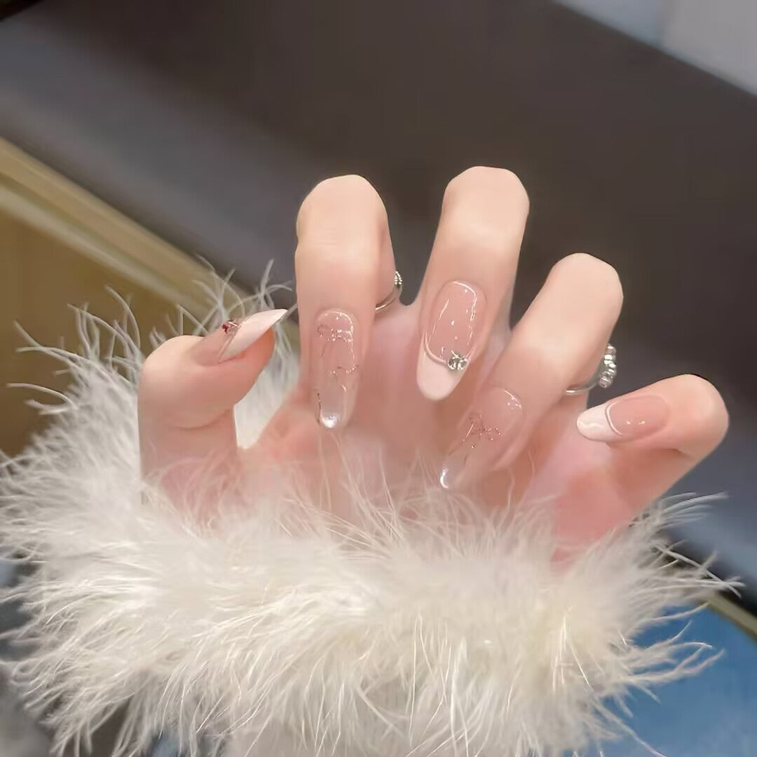 Artistic Floral-Embellished Press-On Nail Art 
Maetiva