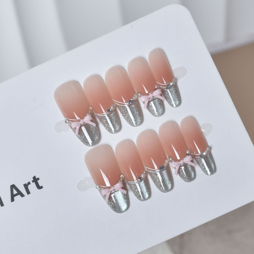 Artistic Ombre Press-On Nail Extensions 
Maetiva