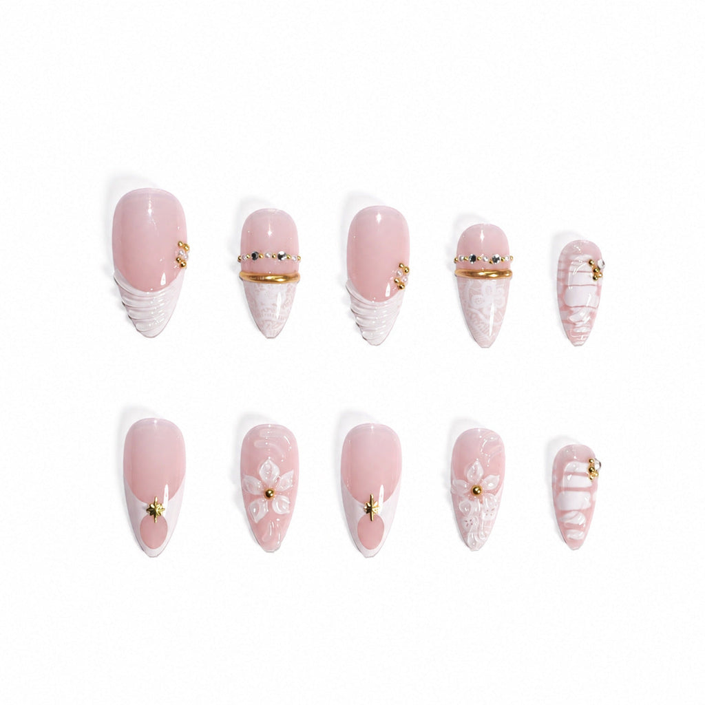 Artificial Nail Set 
Maetiva