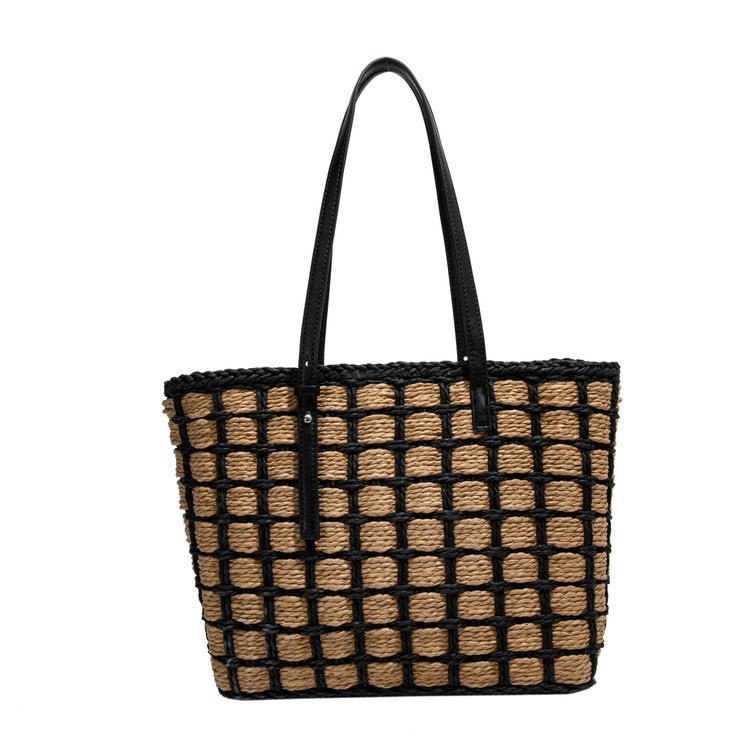 Handwoven basket bag 
Maetiva