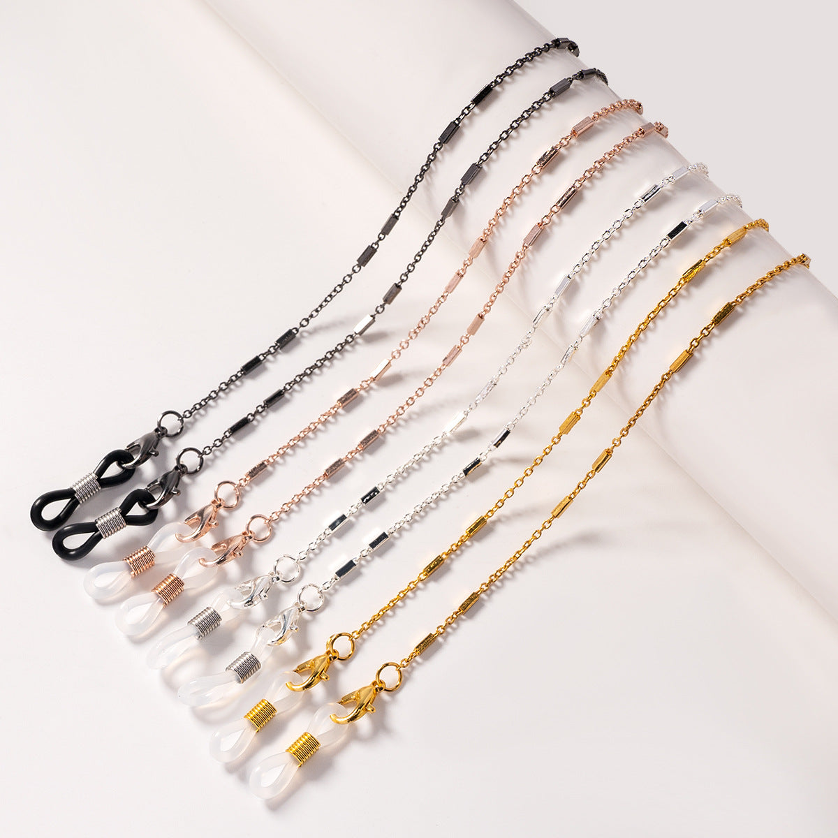 Chain Link Eyewear Retainer 
Maetiva