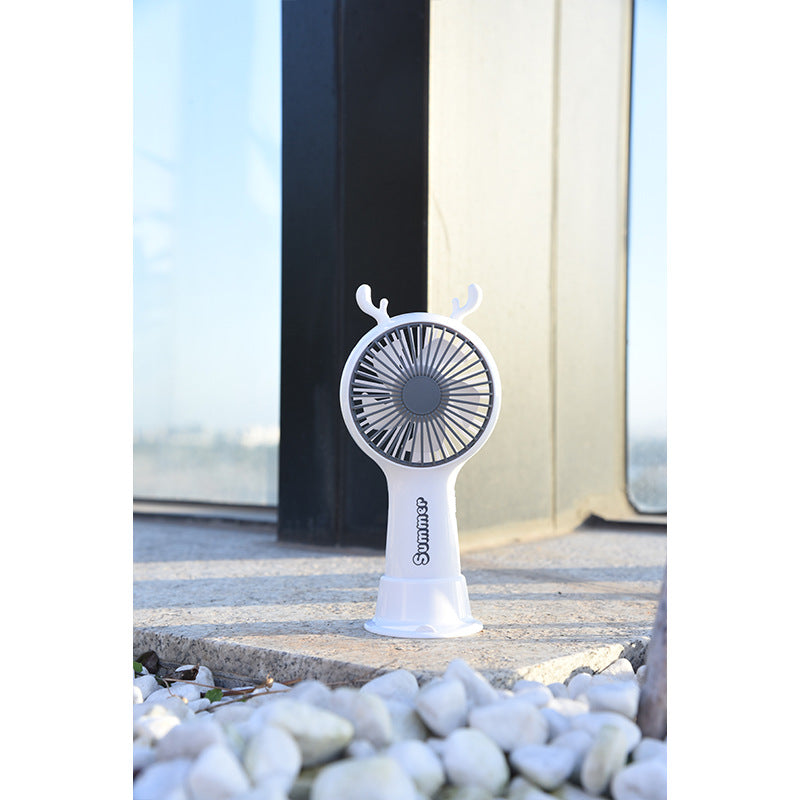 Oscillating USB Desk Fan 
Maetiva